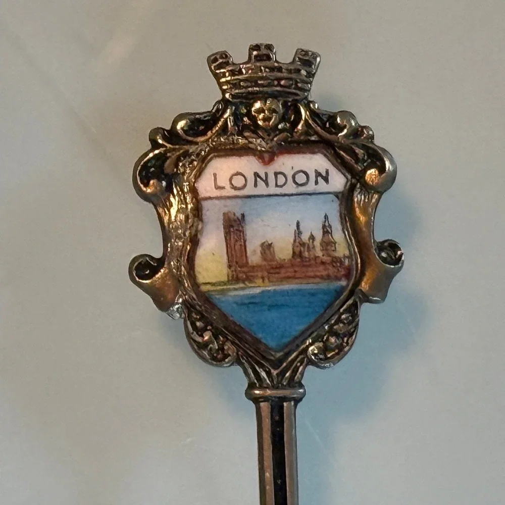 Vintage Souvenir Spoons Sweden Norway Arctic‎ Circle Israel London St Maarten